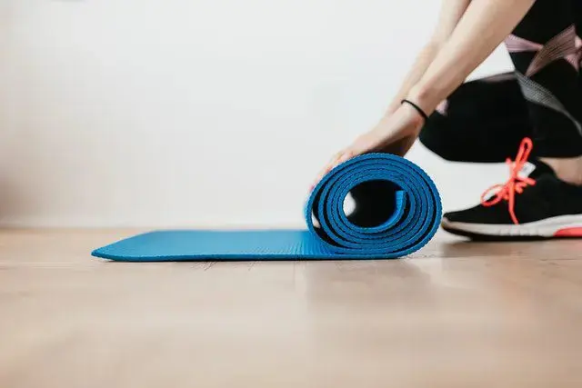ESD Mat Kits & Various Types of ESD work surfaces: How they work, what to avoid and how to achieve compliance by ESD Mat Kits & Various Types of ESD Work Surfaces